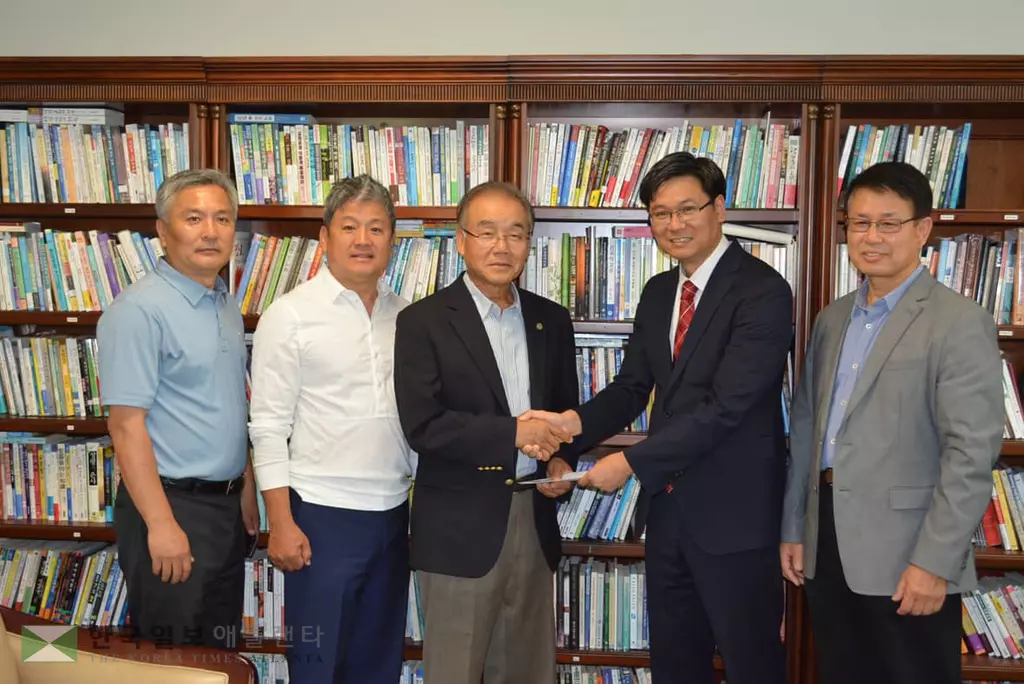 <동포사회 성금 전달 2제>연합장로교회, 소녀상 성금 5천달러