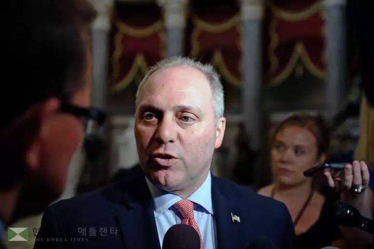 야구장서 '공화당'에 소총난사