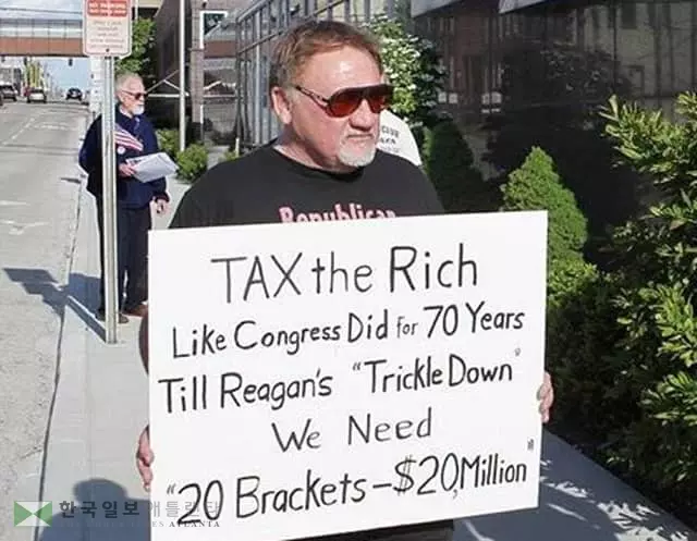 야구장 총격범 핸델 후보 비난 글