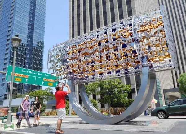 <사진> LA '자유의 조각상' 설치