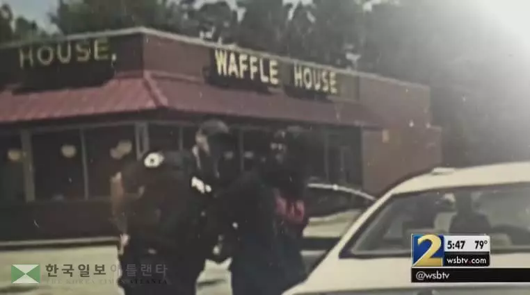 무스탕 이긴 알티마 운전자 체포