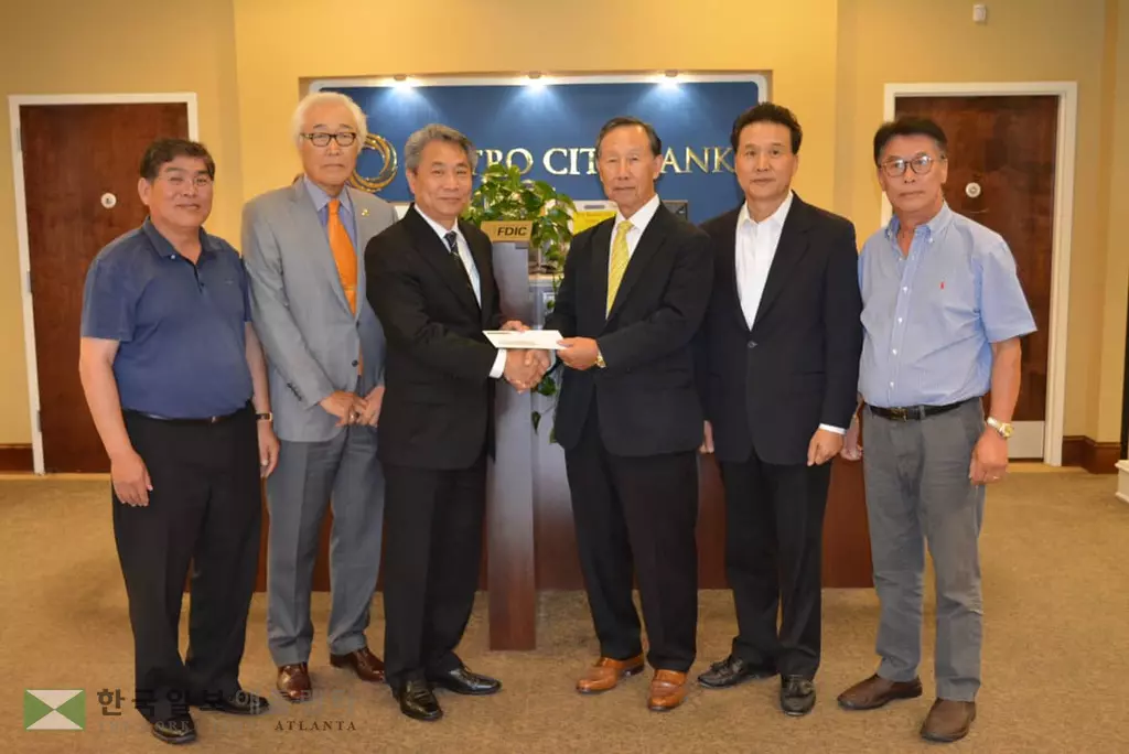 <사진> 메트로시티은행, 코리안페스티벌에 1만달러 후원