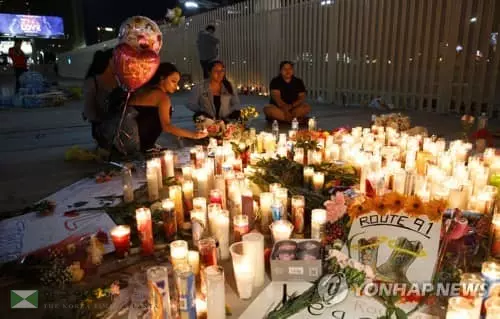 <라스베이거스 총격참사> "너희 괜찮은 거지?... 대답없는 안부인사