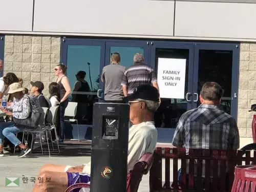 <라스베이거스 총격참사> "너희 괜찮은 거지?... 대답없는 안부인사