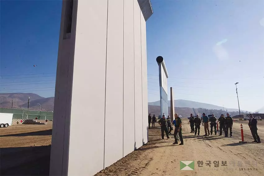<사진>국경장벽 시제품 어떤 게 좋나 비교