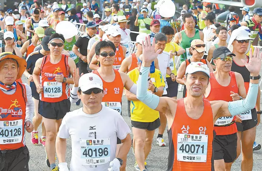 초보 마라토너, 부상 피하려면 출발 전 워밍업을