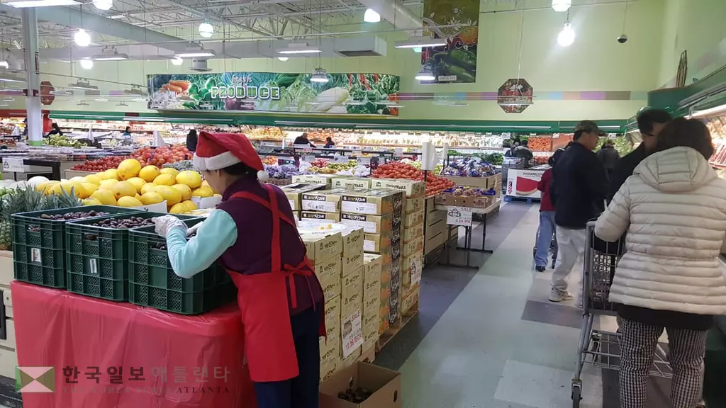 <주말 마트 정보> "새해 맞이 세일상품 넘쳐나요"