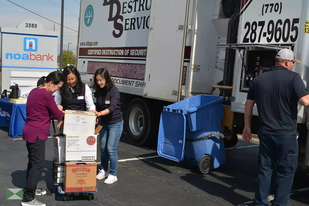 <사진> 노아은행 서류파쇄 서비스 이벤트