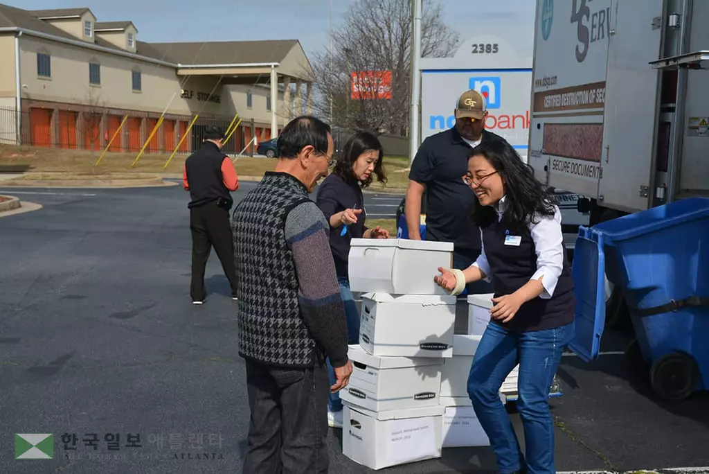 <사진> 노아은행 서류파쇄 서비스 이벤트