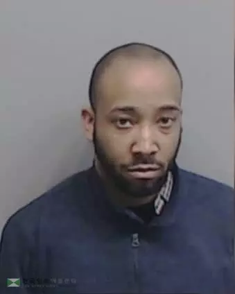 교사가 동료 신용카드 훔쳐 쓰다 '들통'