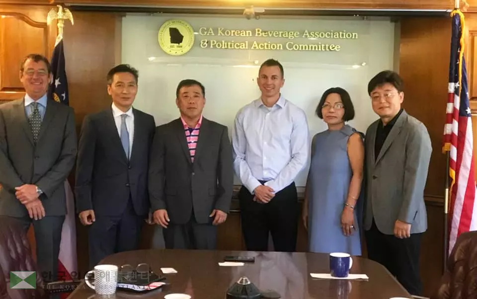 <사진> 주류협회, 주상원 공화후보에 후원금