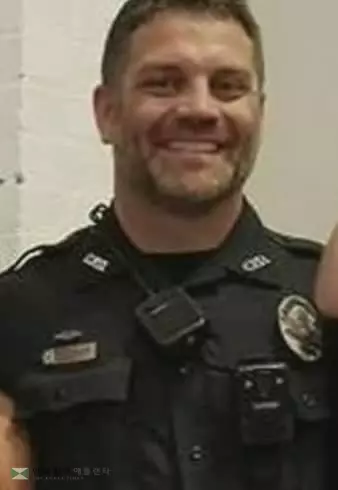 절도범이 쏜 총에 맞아 경찰 중태