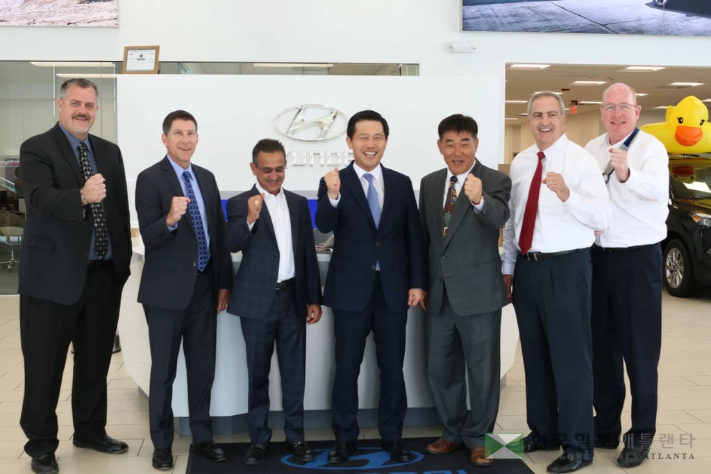 '현대 커밍' 매장 방문한 현대차 북미지역 최고 책임자