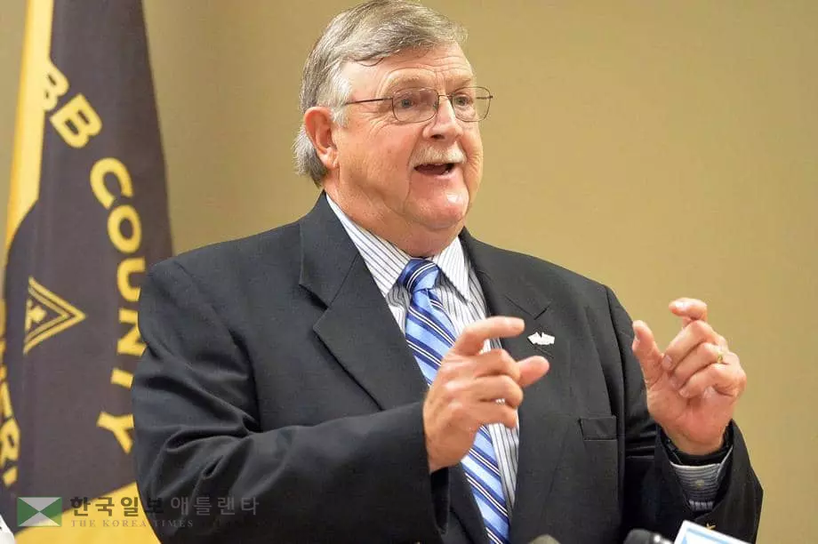 "불법 이민자는 강간·살인·마약 밀수범"