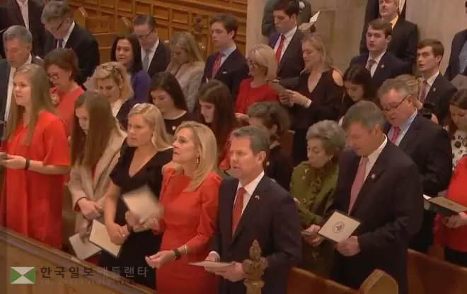 기대와 비난... 켐프 주지사 취임 엇갈린 시선