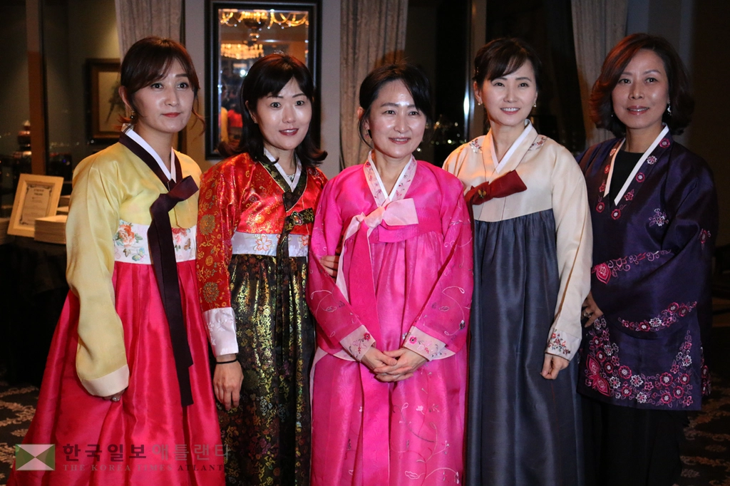 "더 큰 부동산 시장서 활약해 보세요"