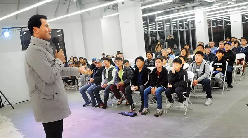  ‘한국인 최초 메이저리거’ 박찬호 토크 콘서트