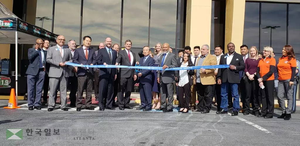 "지금까지 이런 중고차 매장 없었다"