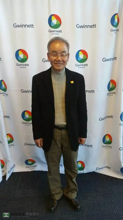 "타지도 않는데..." 한인들 전철도입 반대 많아