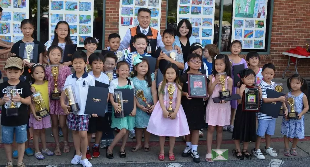 H마트 한마음 어린이 그림 그리기 대회 시상식