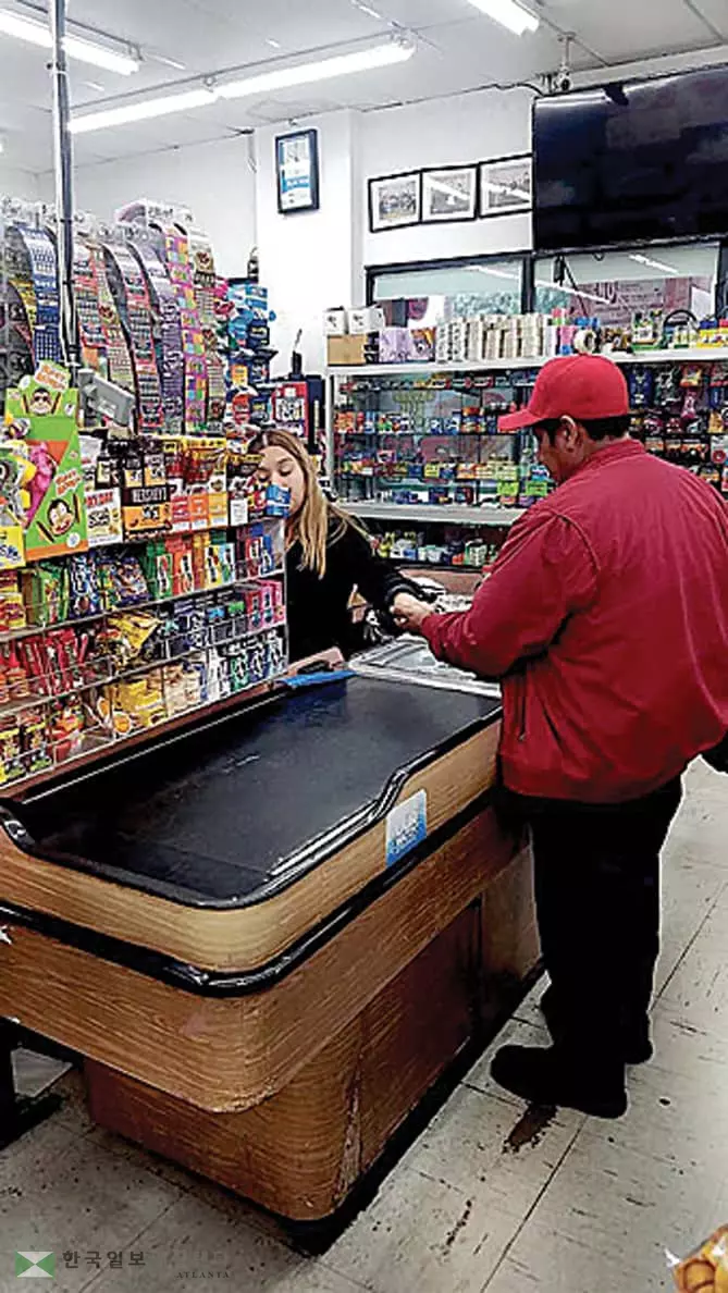 공익소송에 속 썩고, 가짜 상품에 울고…