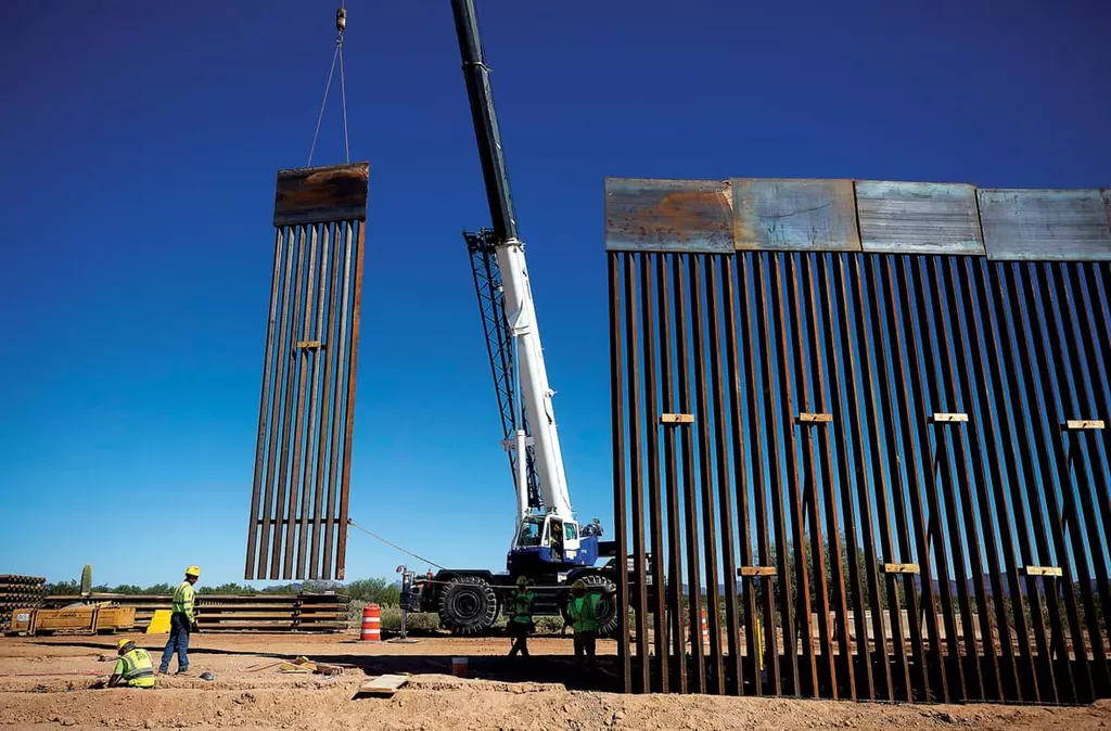 30피트 초대형 국경장벽 건설