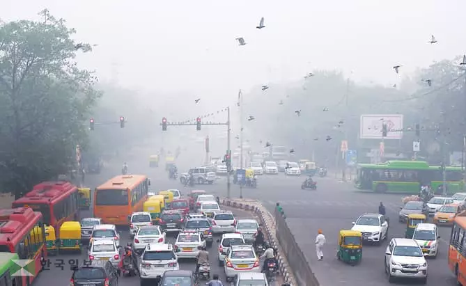 “가스실 같아요”… 오염 심각한 인도 하늘
