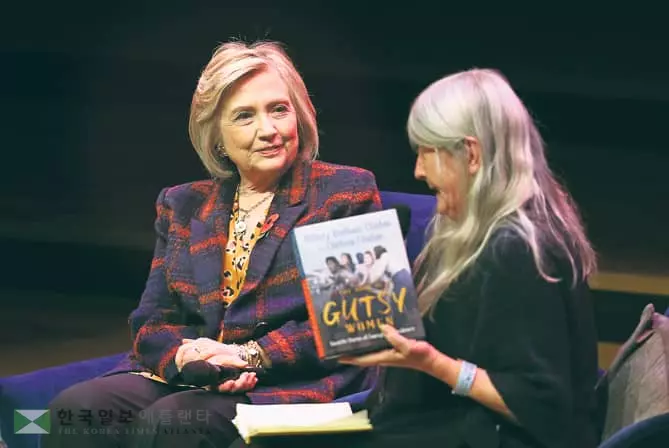 힐러리“엄청난 출마 압박” 대선 재도전 나서나 주목