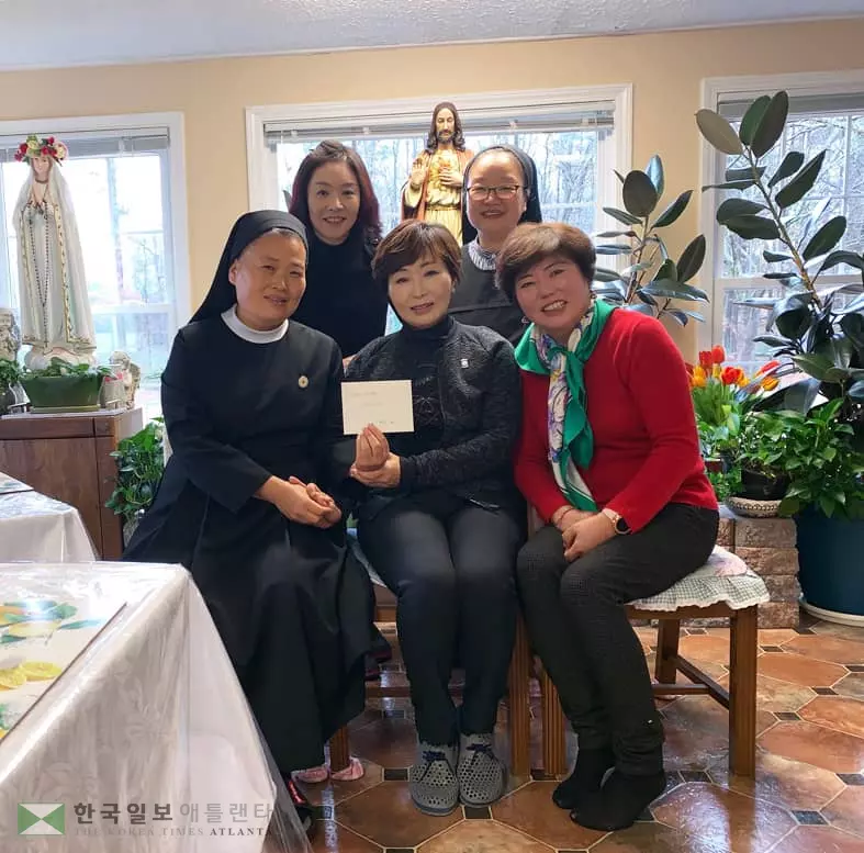 <사진> 여성골프협회 꽃동네에 기부