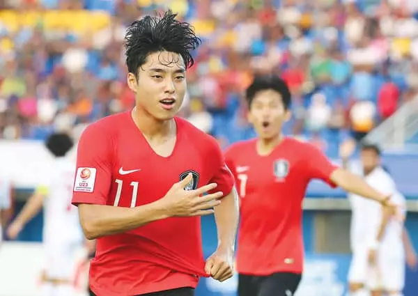 이동준·조규성 연속골…한국, 이란에 2-1, 8강 확정