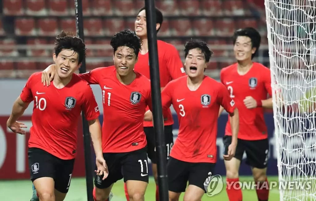 한국 남자축구, 세계 첫 9회 연속 올림픽 본선…호주 꺾고 결승