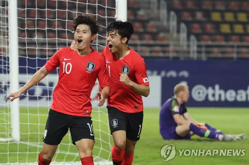 한국 남자축구, 세계 첫 9회 연속 올림픽 본선…호주 꺾고 결승