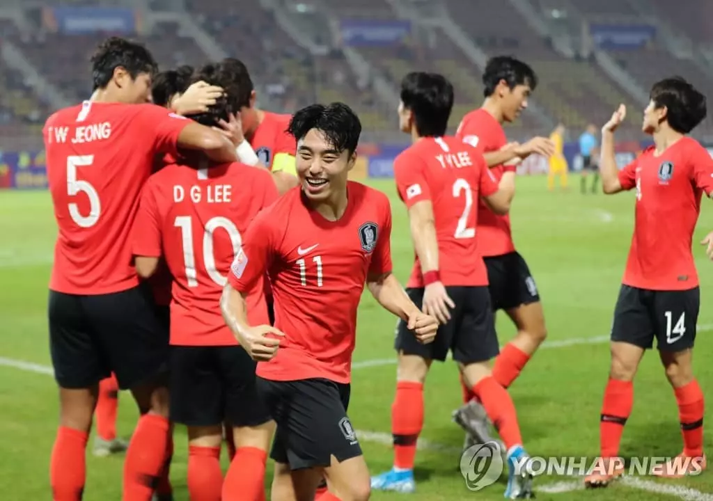 한국 남자축구, 세계 첫 9회 연속 올림픽 본선…호주 꺾고 결승