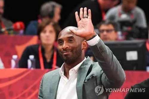  "NBA '전설' 코비 브라이언트, 헬리콥터 사고로 사망"