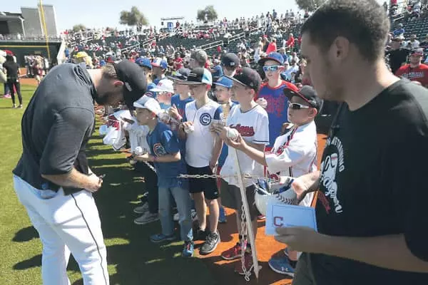 MLB도 시범경기 전면 중단… 최소 2주 개막 연기