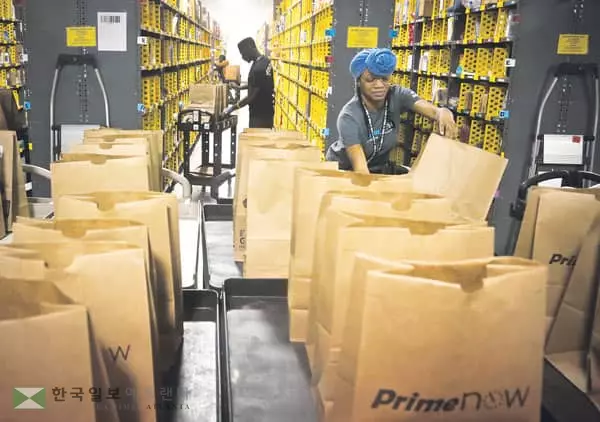 미 실직자들, 아마존 물류창고로 몰린다