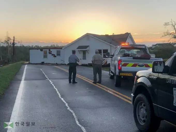 노스조지아 토네이도 강타 8명 사망...비상사태 선언