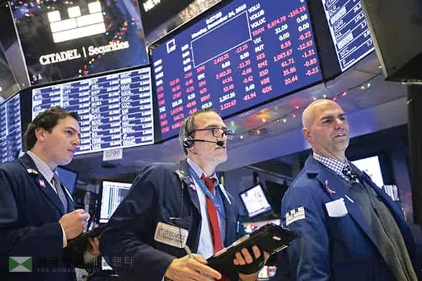 베어마켓(주가가 하락하는 약세장)서 주식 쓸어담는 버핏… 왜?