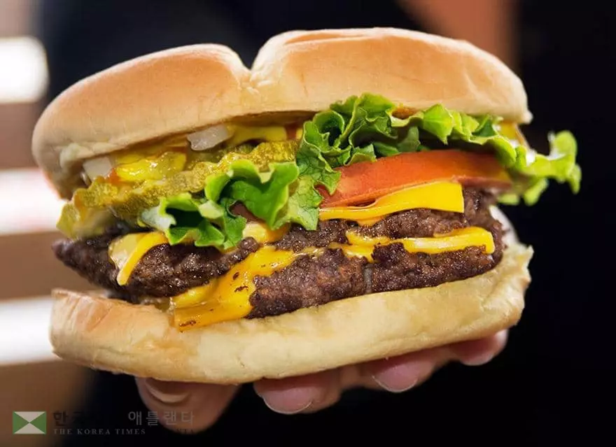 실직자, 의료 종사자에게 무료식사 제공