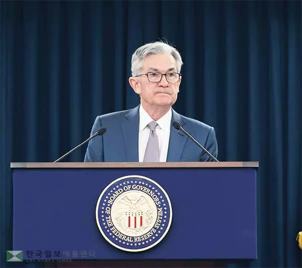 연준 “모든 수단 동원해 경제 뒷받침”