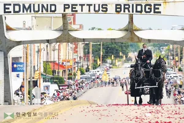 역사적 ‘셀마 행진’ 다리 마지막으로 건넌 흑인 민권운동 대부