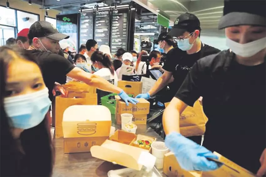 “미국은 밉지만 버거는 맛있어”