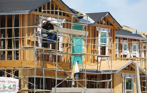 호황 누리는 주택 시장, 매물 부족에 발목 잡히나