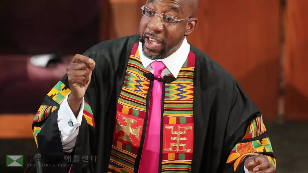 민주당 워녹 후보 처음으로 여론조사 1위에