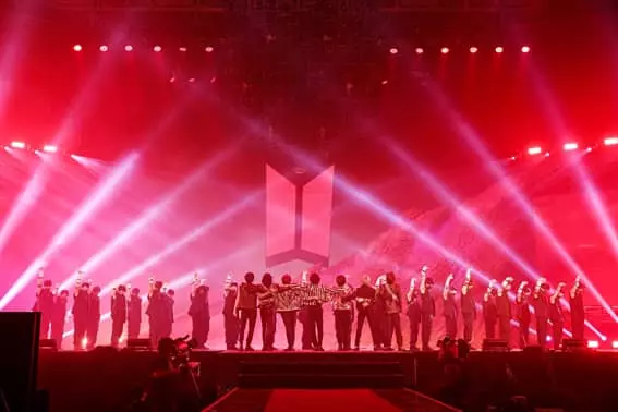 "화면 너머 전해진 희망"…BTS, 아미와의 7년 담은 온라인콘서트