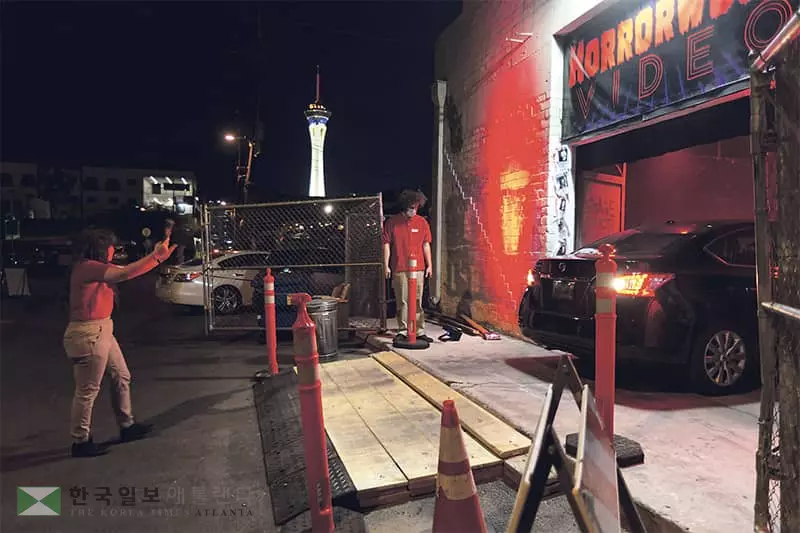 팬데믹엔 핼로윈도 ‘드라이브인’ 으로