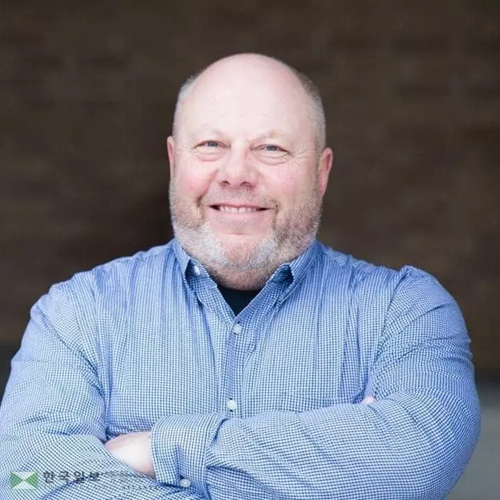 고인이 당선됐다…미 하원의원에 55세 코로나19 사망자