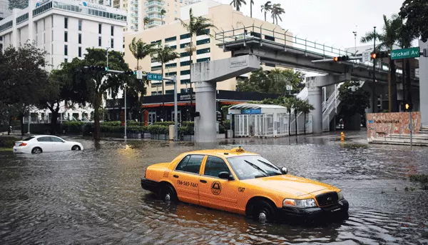 허리케인 ‘이타’에 중미 피해 속출… 플로리다도 홍수
