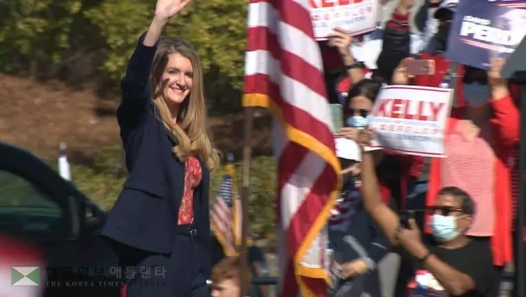 켈리 로플러 후보, 코로나19 음성 후 자가격리