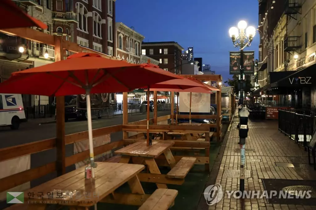 이달에만 미 300만명 확진·누적환자의 25%…400만명 가시권